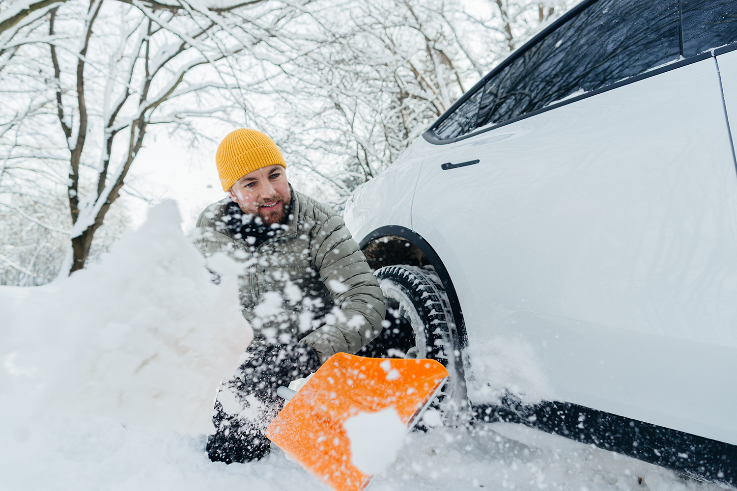 dlaczego warto mieć łańcuchy śniegowe w aucie