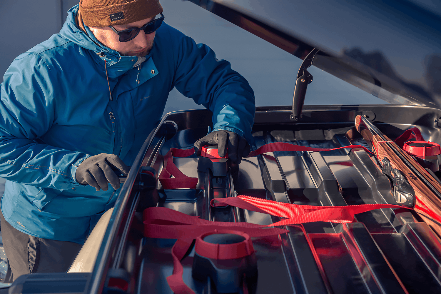 Jak zamontować box dachowy samodzielnie? Prosty poradnik krok po kroku