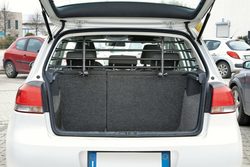 Przegroda bagażnika LAMPA GRG-9 Compact bariera dla psa/bagażu 85-140cm