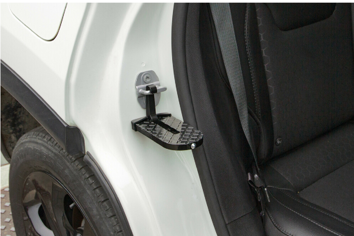 Stopień drzwiowy LAMPA z młotkiem bezpieczeństwa