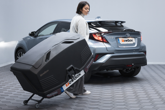 Towbox Alpha urban black - box bagażowy montowany na hak