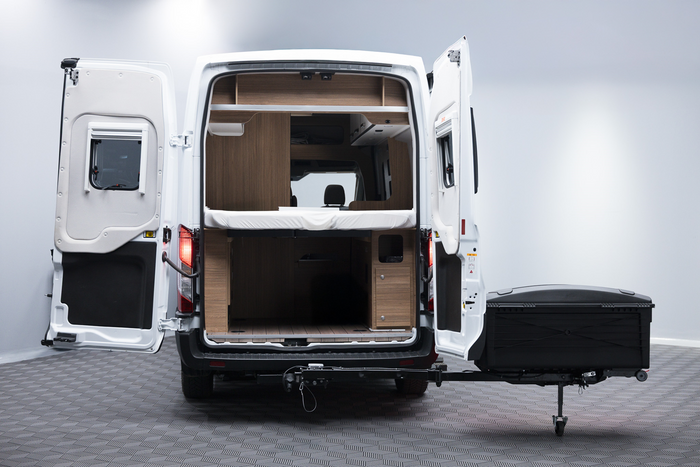 Towbox Camper Alpha czarny LED (long) - bagażnik box montowany na hak