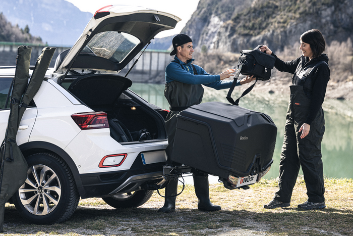 Towbox Alpha urban black - box bagażowy montowany na hak