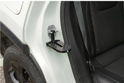 Stopień drzwiowy LAMPA z młotkiem bezpieczeństwa