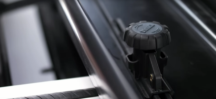 Box dachowy Thule Touring L black aeroskin