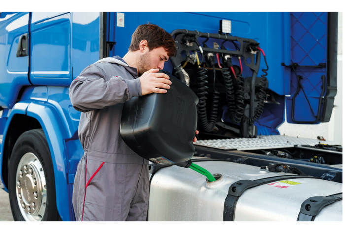 Kanister plastikowy 20L LAMPA z lejkiem