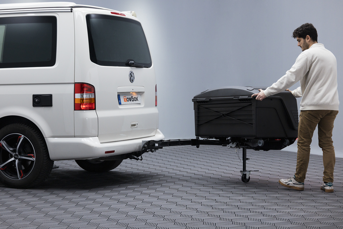 Towbox Camper Alpha czarny LED (short) - bagażnik box montowany na hak